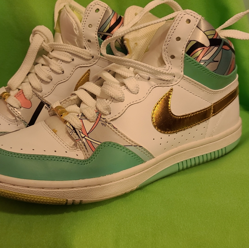 Nike Women's court force